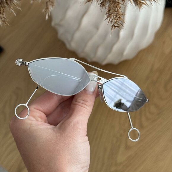 NEW FENDI FE40114U-Y 16C WOMEN SILVER CAT EYE FENDI SUNGLASSES FENDI WITH CHAIN - Picture 1 of 13